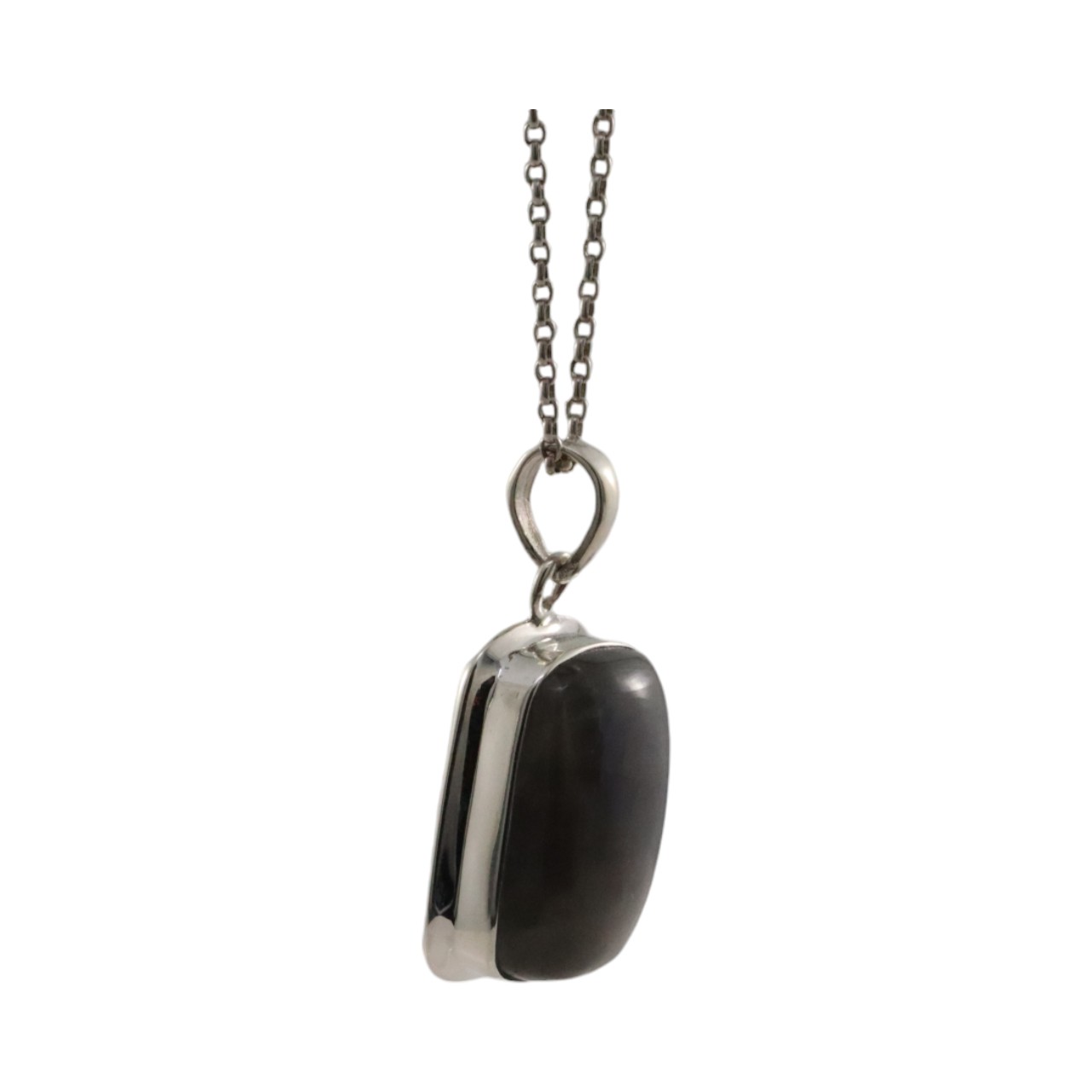 Stunning Labradorite Crystal Pendant in Sterling Silver - Elevate Your Style! - Image 2