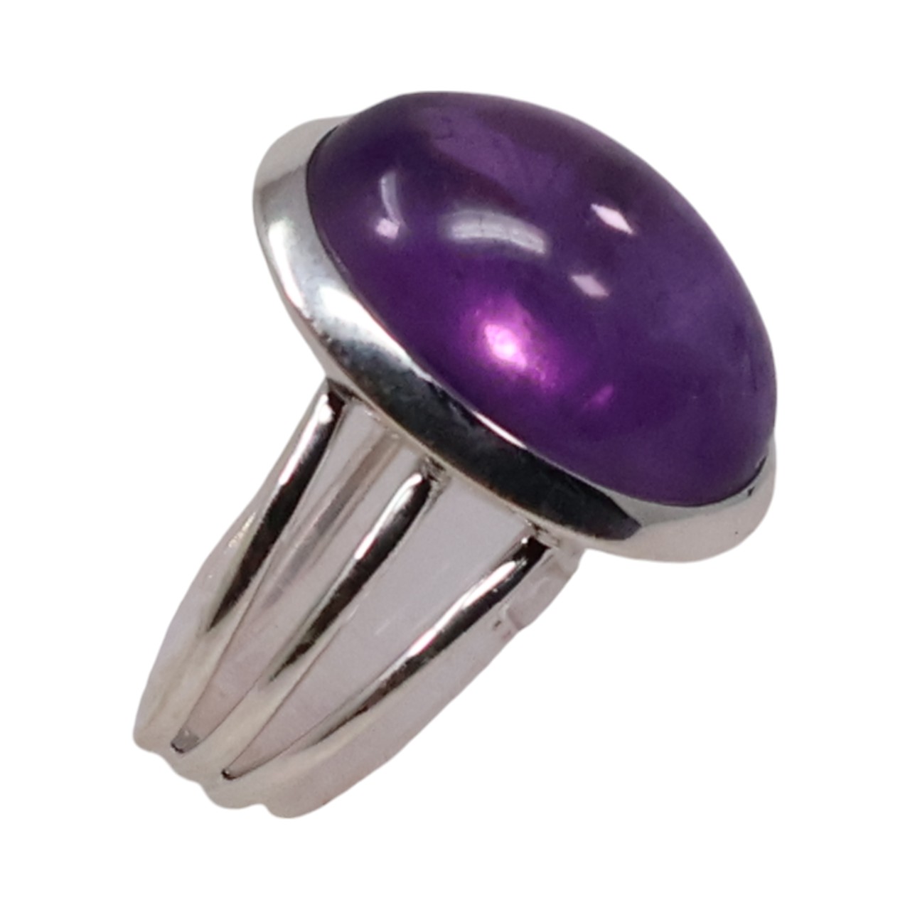 Stunning Silver Ring with Amethyst: Elevate Your Look with this Alluring Stone - Image 4